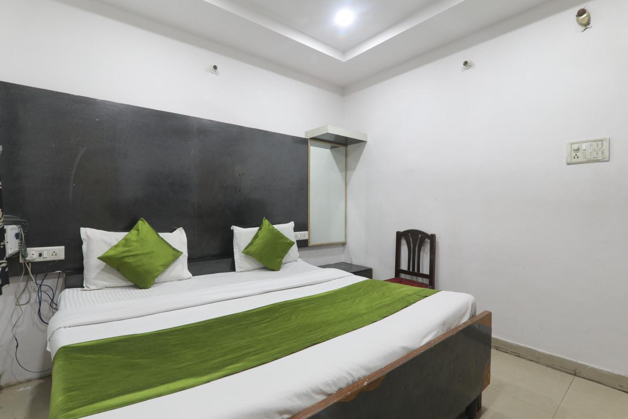 Hotel Hotel Simla Inn Lucknow